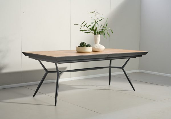 שולחן אוכל מלבני דגם לארגו דמוי עץ טבעי - 18 סועדים