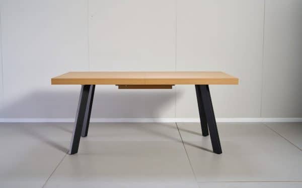 שולחן אוכל דמוי עץ טבעי דגם אבניו - 10 סועדים